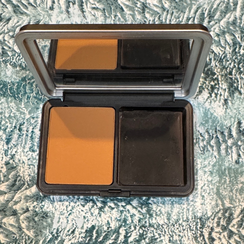 NWOB Makeup Forever Matte Velvet Skin Blurring Powder Foundatoob - Y455